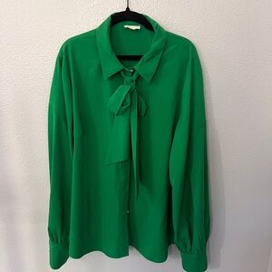 Riley & Rae Vibrant Green Blouse with Bow Detail